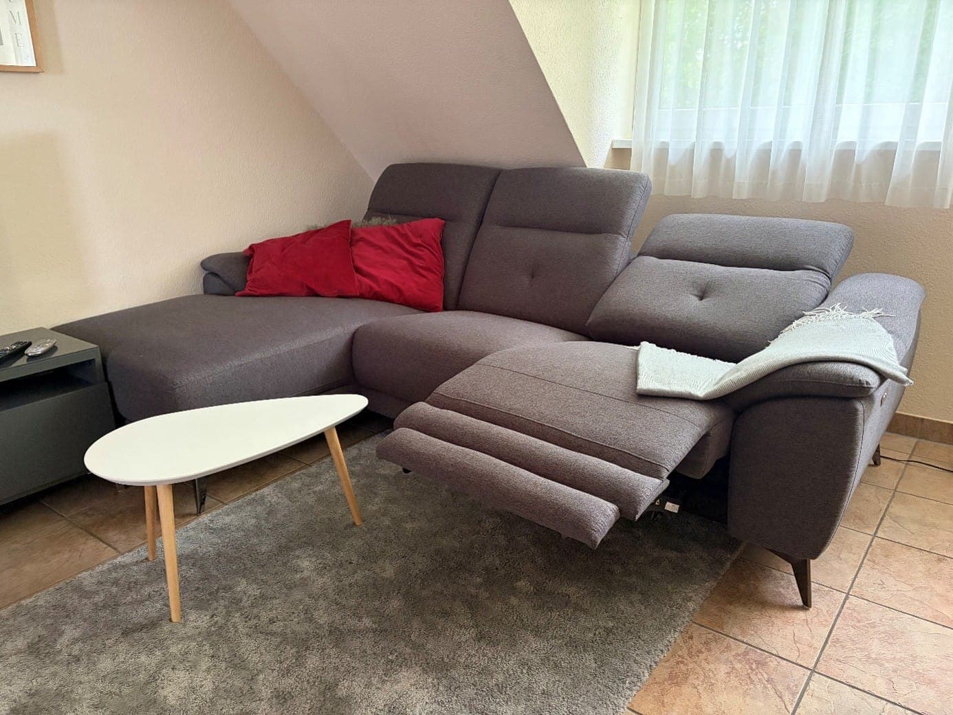 Couch mit elektrischer Relaxfunktion